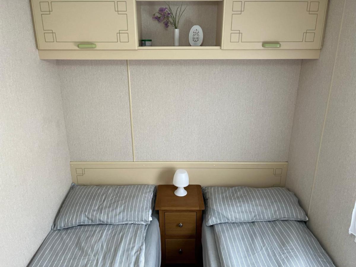 Sealands Highbury Next To Fantasy Island And Beach 8 Berth Beds Made Up For Arrival インゴールドメルズ エクステリア 写真